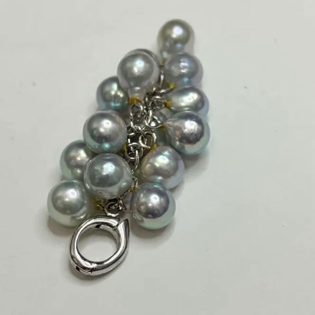 Pure Pearl Akoya pearl pendant top with grape motif in silver, measuring approximately 5 cm long and weighing 7.5 g