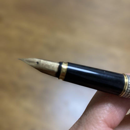 Pilot Sterling Silver lattice pattern fountain pen with 14K gold nib in elegant design