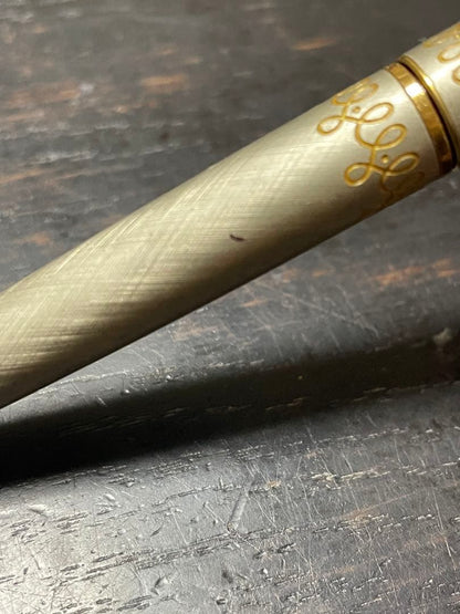 Pilot Fountain Pen 14K Aging Present with gold nib and sleek black barrel, 132mm length