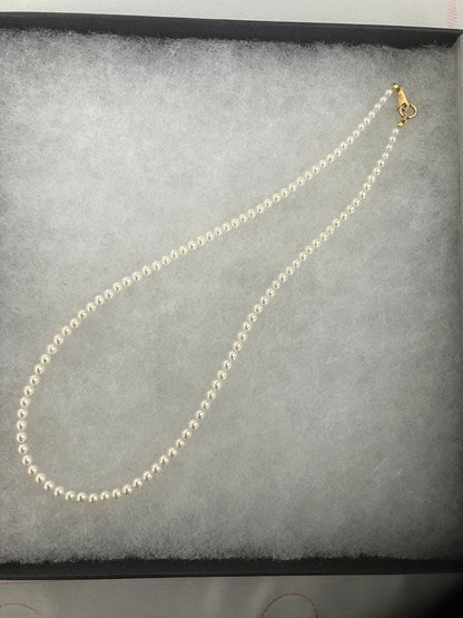K18 Akoya baby pearl necklace length 41.5cm featuring small 3.2-3.8mm white pearls on a gold chain