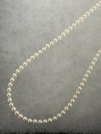 K18 Akoya baby pearl necklace length 41.5cm featuring small 3.2-3.8mm white pearls on a gold chain