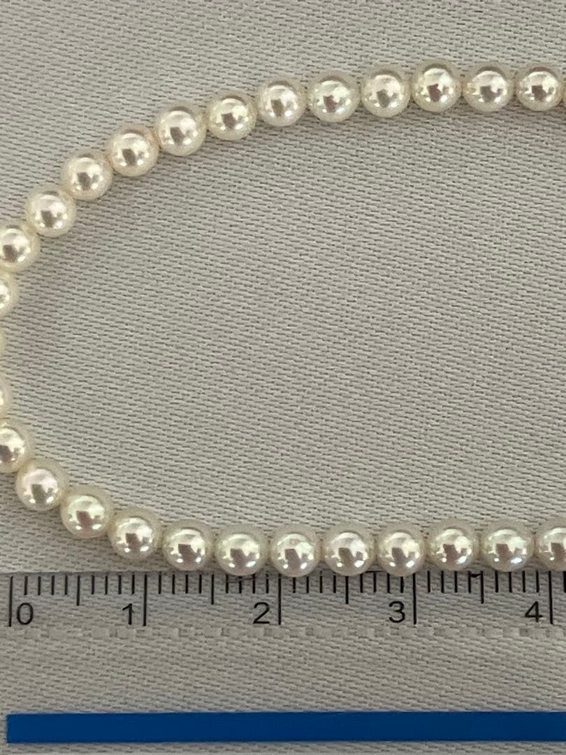 K18 Akoya baby pearl necklace length 41.5cm featuring small 3.2-3.8mm white pearls on a gold chain