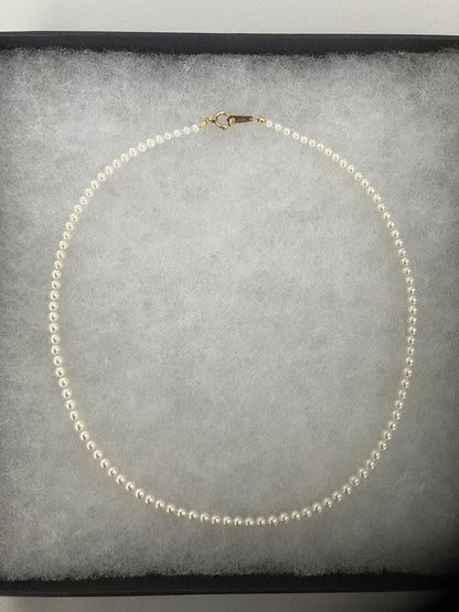 K18 Akoya baby pearl necklace length 41.5cm featuring small 3.2-3.8mm white pearls on a gold chain
