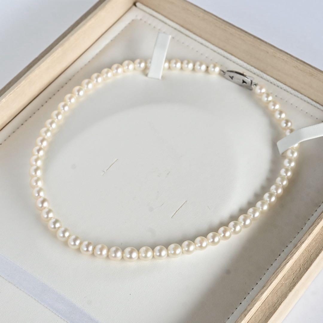 Takatsuki Akoya pearl necklace featuring round 6.5-6 mm pearls on a 37 cm strand