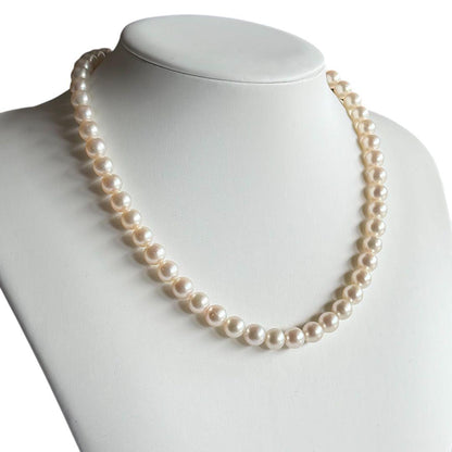 Takatsuki pearl necklace featuring 8mm round Aoyama pearls and a WGk14 white gold clasp, 42cm length