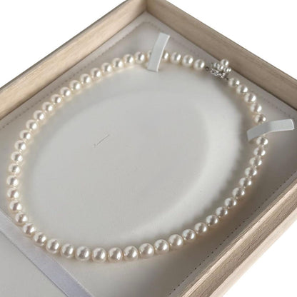 Takatsuki pearl necklace featuring 8mm round Aoyama pearls and a WGk14 white gold clasp, 42cm length