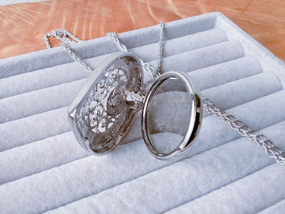 MIKIMOTO Genuine Pearl Loupe Magnifier Long Necklace measuring 75-85 cm with pearl and magnifying loupe