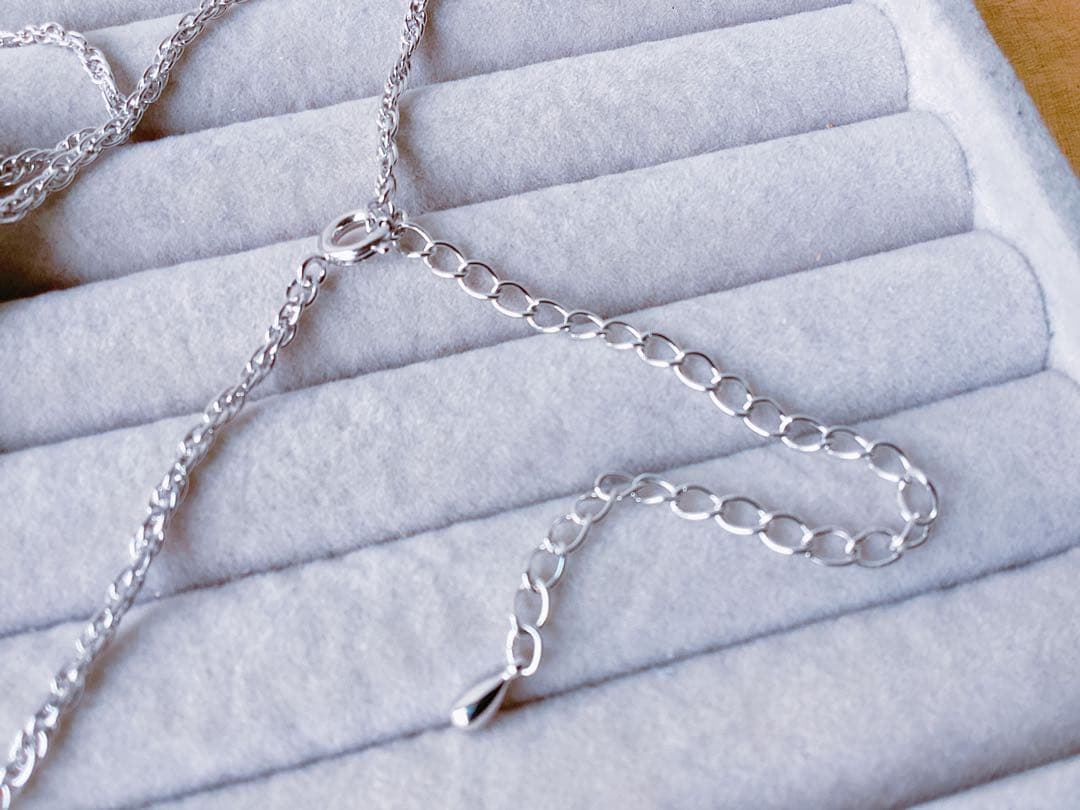 MIKIMOTO Genuine Pearl Loupe Magnifier Long Necklace measuring 75-85 cm with pearl and magnifying loupe