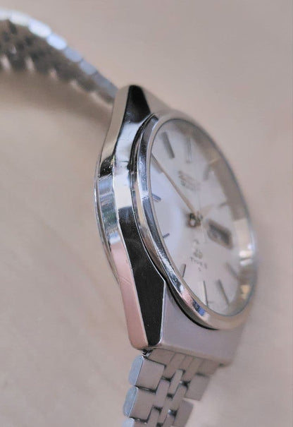SEIKO 7546 Quartz Men's Watch — Japanese