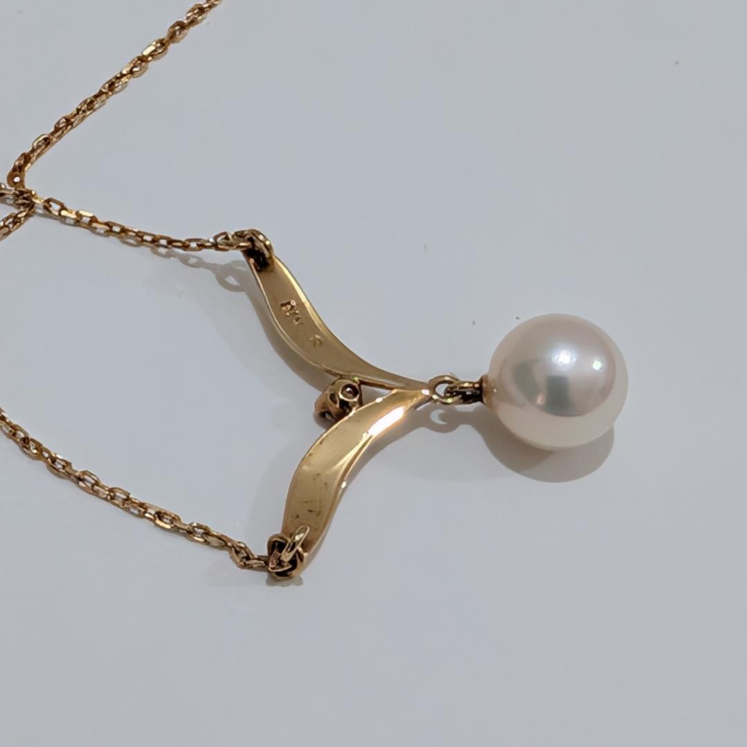 Mikimoto pearl diamond necklace with 7.2mm pearl pendant set in 18K yellow gold on 40 cm chain