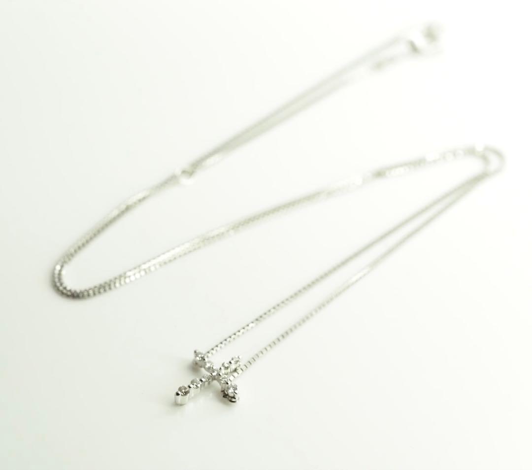 Law Cross Necklace with diamonds in 10 karat gold, 10.5mm pendant on 39.5cm chain with pouch