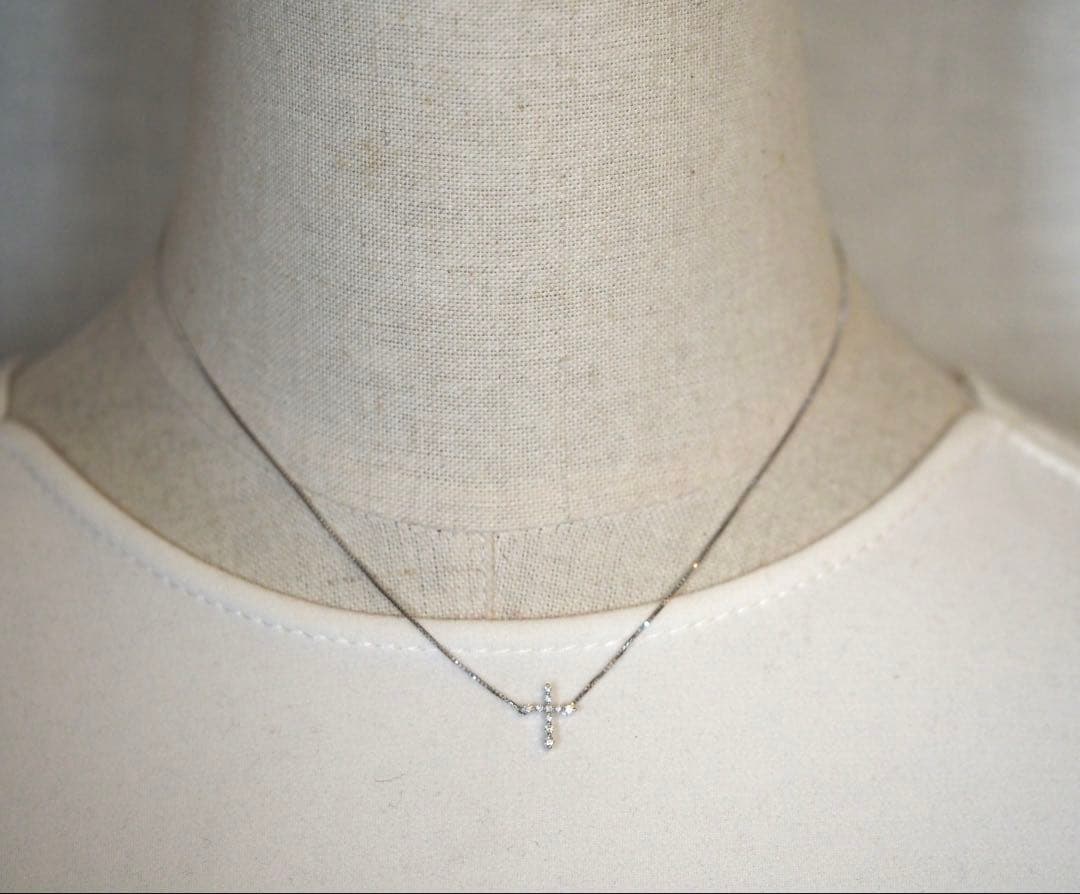 Law Cross Necklace with diamonds in 10 karat gold, 10.5mm pendant on 39.5cm chain with pouch