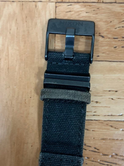 NIXON A355-001 Quartz Men's Watch — Japanese