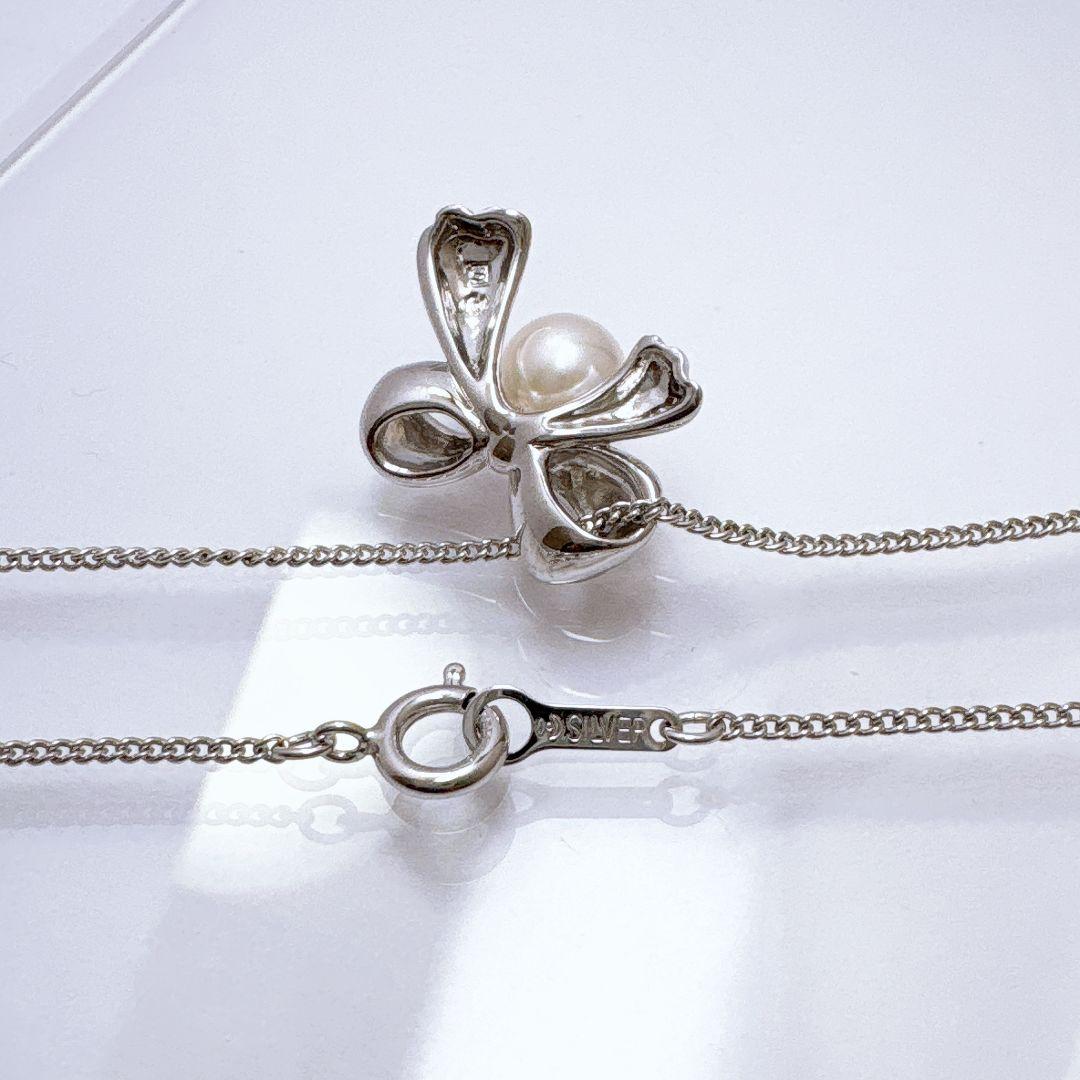 TASAKI Ribbon Pearl Silver Necklace with 40cm silver chain and white pearls