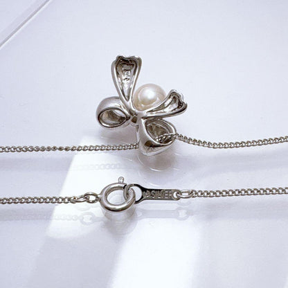 TASAKI Ribbon Pearl Silver Necklace with 40cm silver chain and white pearls