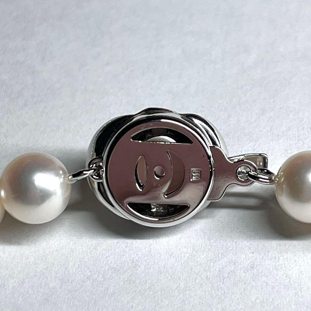 TASAKI Akoya pearl necklace 44.5 cm with 8.0mm white round Hanadama grade pearls and silver clasp