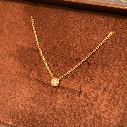 Law necklace in K18 yellow gold with 0.07 carat diamond pendant and adjustable 40 cm chain