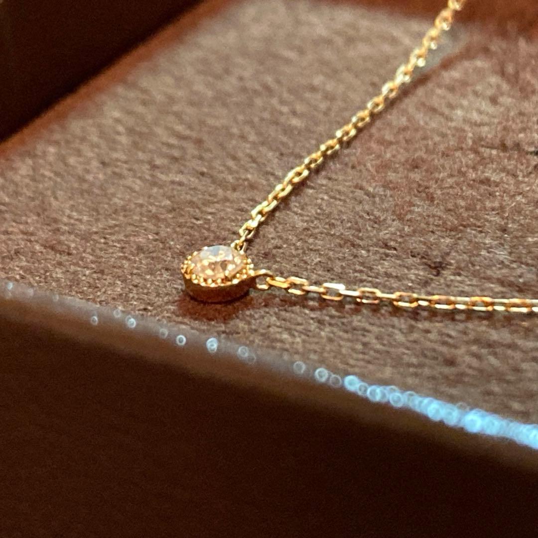 Law necklace in K18 yellow gold with 0.07 carat diamond pendant and adjustable 40 cm chain