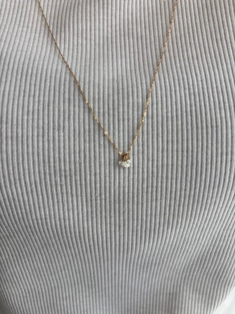 Agete diamond necklace 18K gold with a 70 cm long chain displayed on a white background