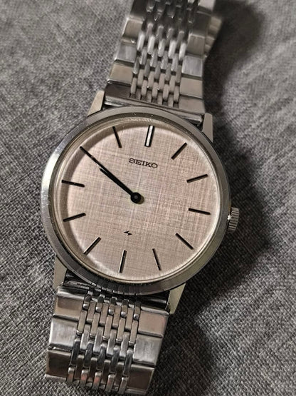 SEIKO 2220-0180 Manual Men's Watch — Japanese