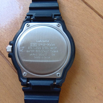 CASIO MRW-200H Quartz Men's Watch — Japanese