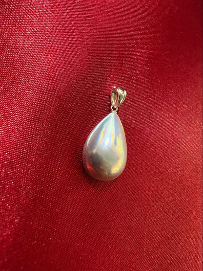 Large 20mm TASAKI pearl necklace top made of 18K white gold featuring a single lustrous pearl