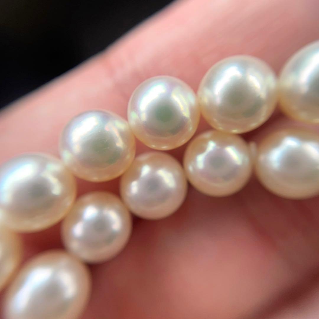 Akoya white pearl necklace with 7 to 7.5 mm pearls on a 43 cm strand featuring a certification tag