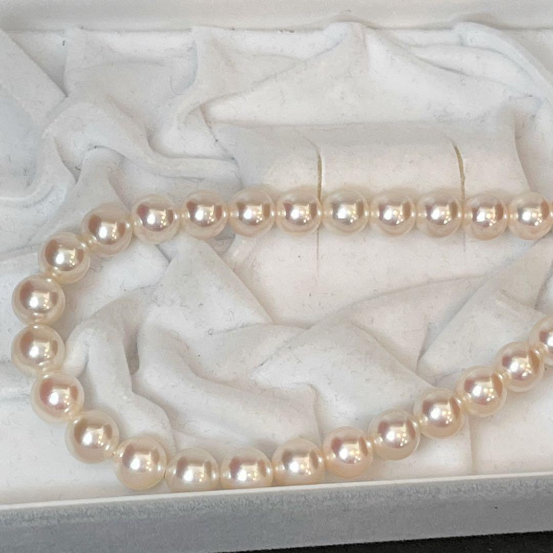 Akoya pearl necklace with white pearls sized 8.0 to 8.5mm on a 41cm strand with silver clasp