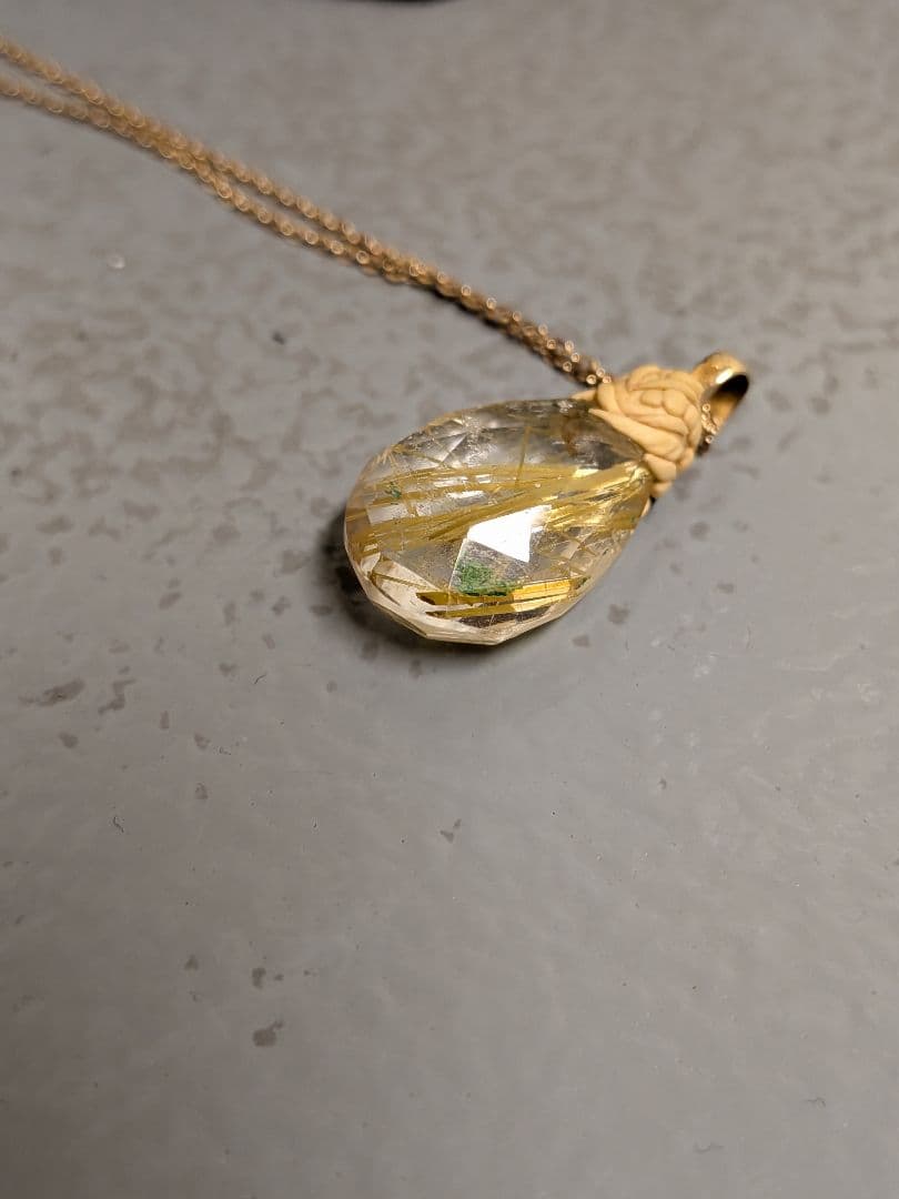 Ageté K10 Rutile Quartz Drop Necklace with 1.1 x 2.1 cm quartz pendant on 50 cm chain