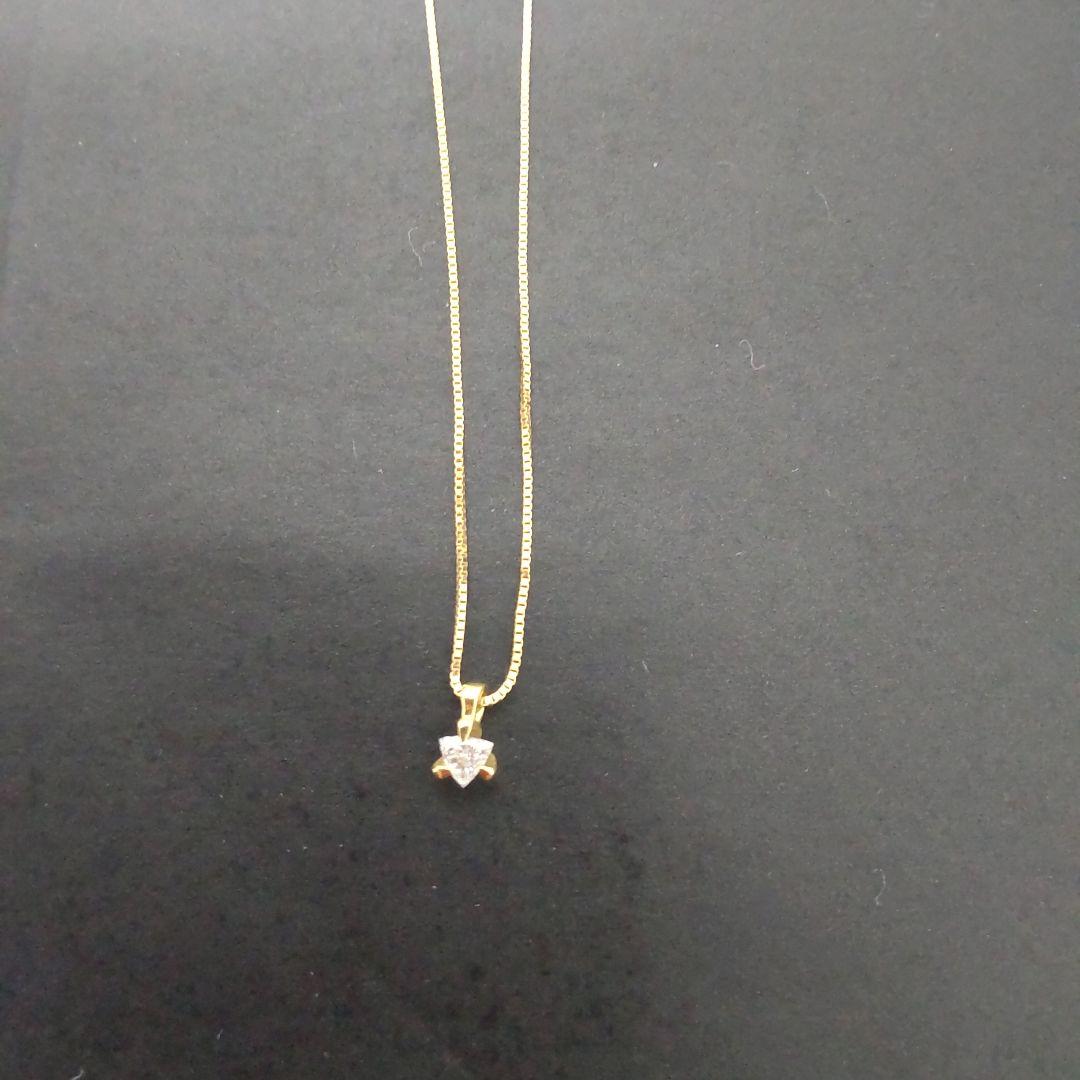 Agete Triangle Diamond Necklace with sparkling diamonds on a 40 centimeter chain
