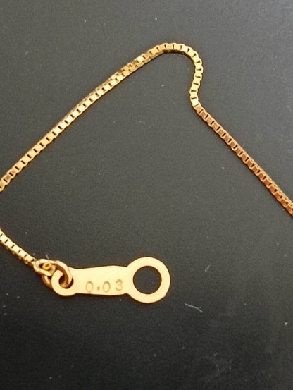 Agete Triangle Diamond Necklace with sparkling diamonds on a 40 centimeter chain