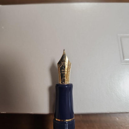 Pilot Navy Police Commissioner blue fountain pen with 14K gold tip and gold ring in included case and outer box