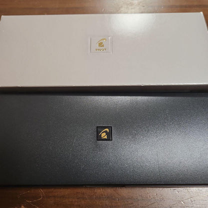Pilot Navy Police Commissioner blue fountain pen with 14K gold tip and gold ring in included case and outer box