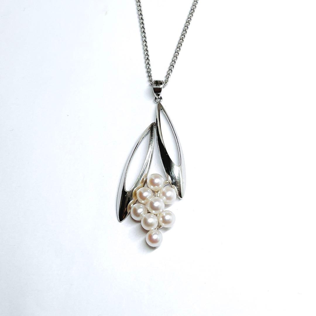 Mikimoto pearl necklace with silver leaf design featuring 3.9 to 4.1 mm pearls and 43.5 cm length
