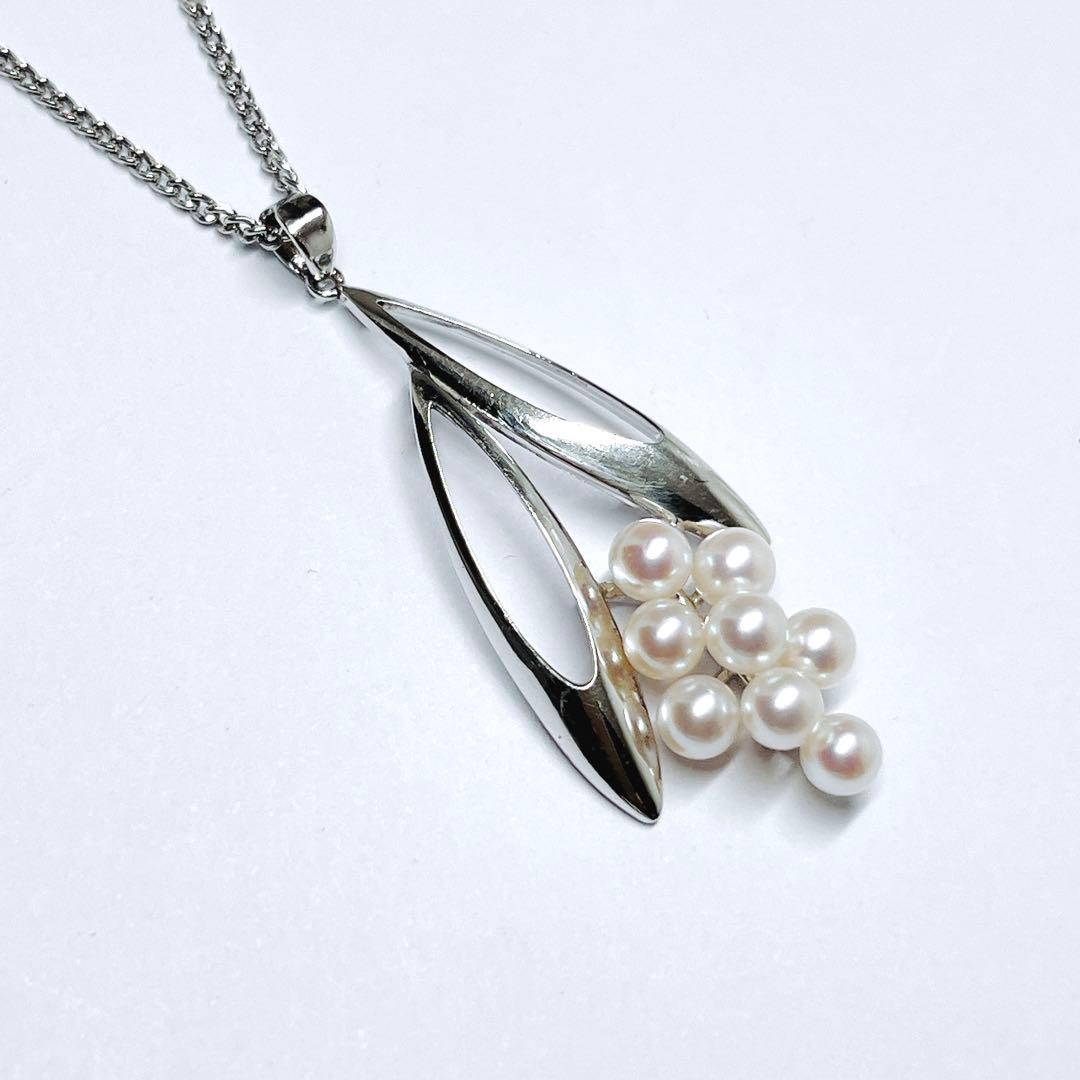 Mikimoto pearl necklace with silver leaf design featuring 3.9 to 4.1 mm pearls and 43.5 cm length