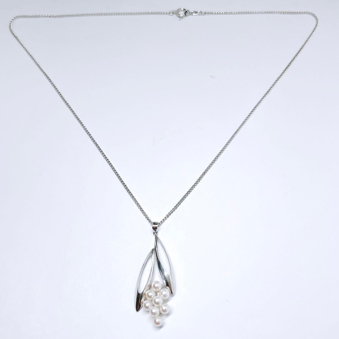 Mikimoto pearl necklace with silver leaf design featuring 3.9 to 4.1 mm pearls and 43.5 cm length