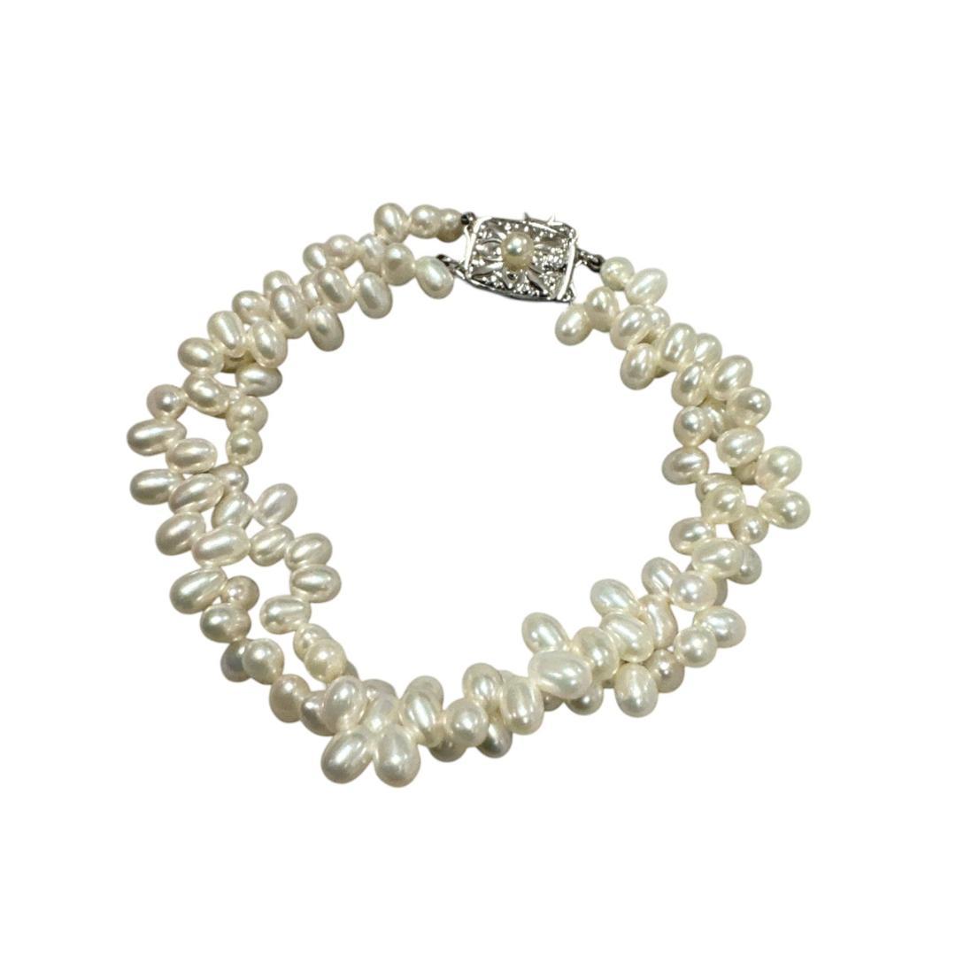 Mikimoto 925 silver necklace and bracelet set featuring freshwater pearls with 40 cm necklace and 17 cm bracelet