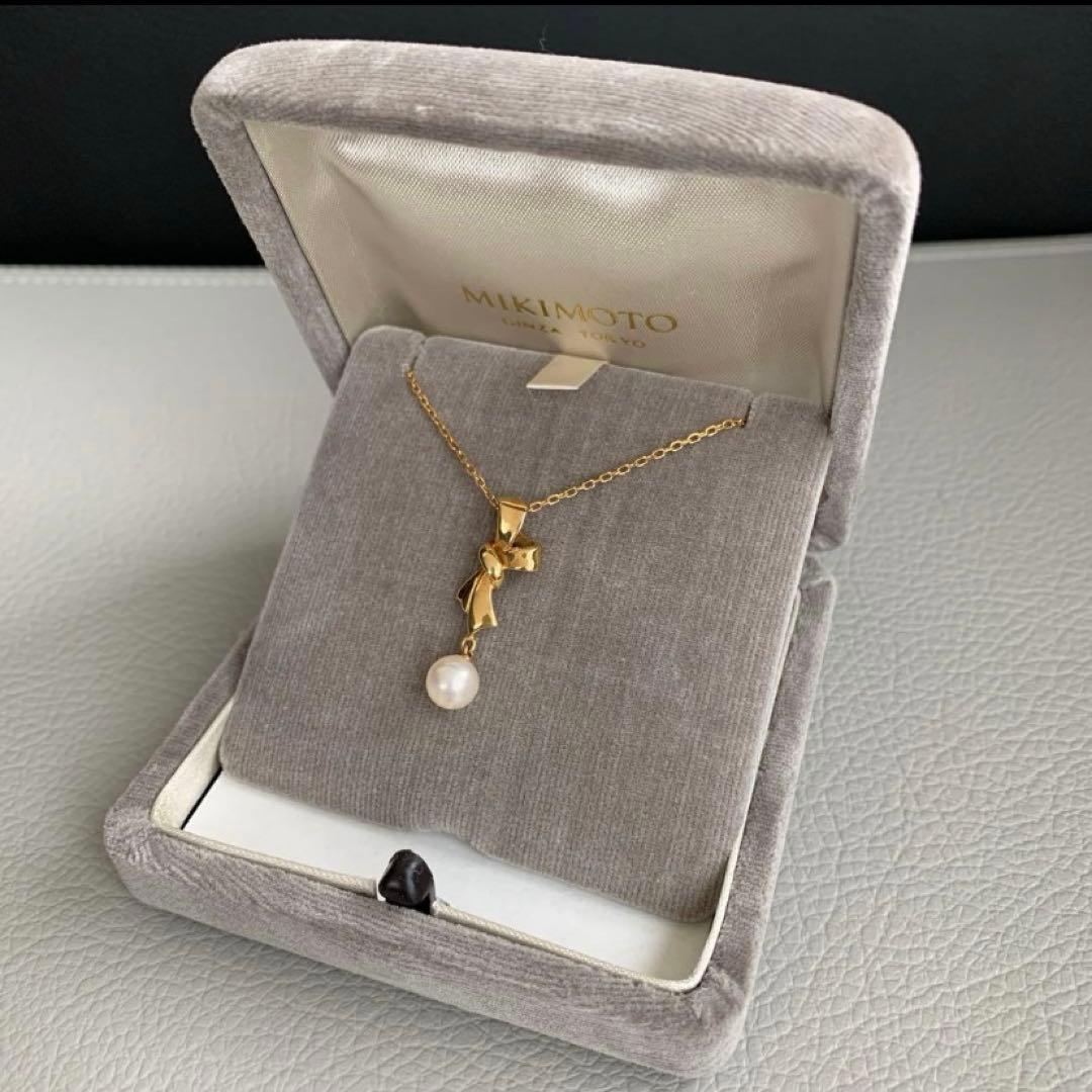 Mikimoto K18 gold pearl necklace with matching pearl pendant approximately 40cm long