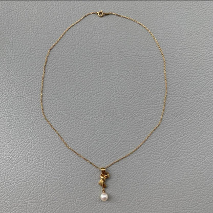 Mikimoto K18 gold pearl necklace with matching pearl pendant approximately 40cm long