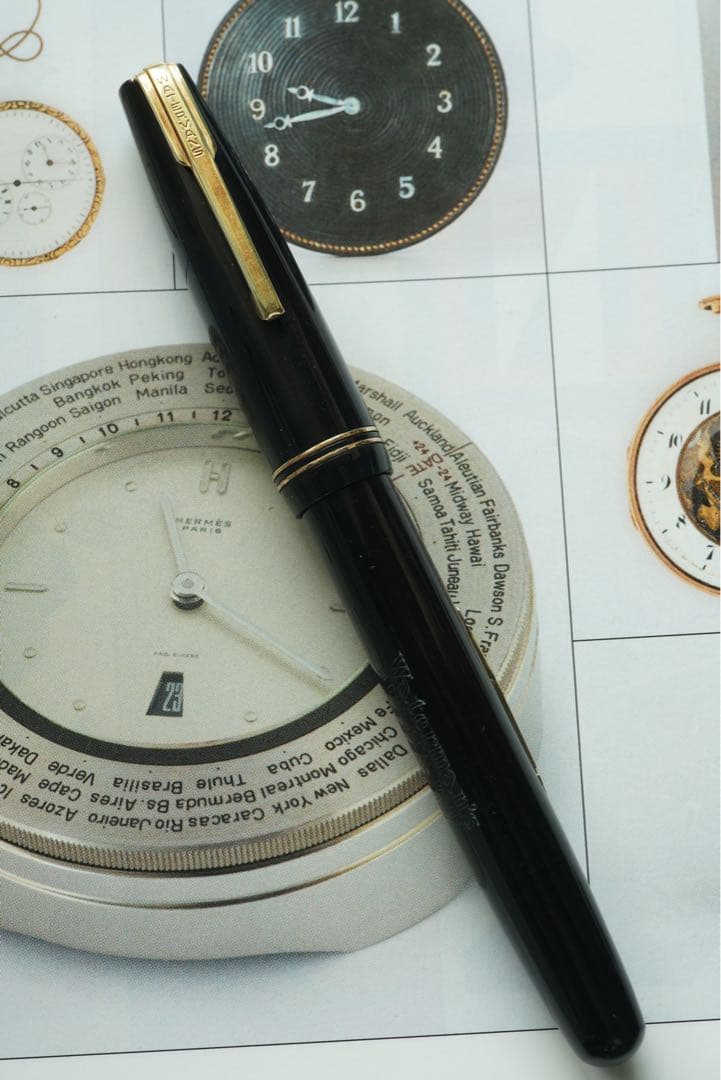 Vintage 1940s Waterman Commando fountain pen made of celluloid with repaired cap crack