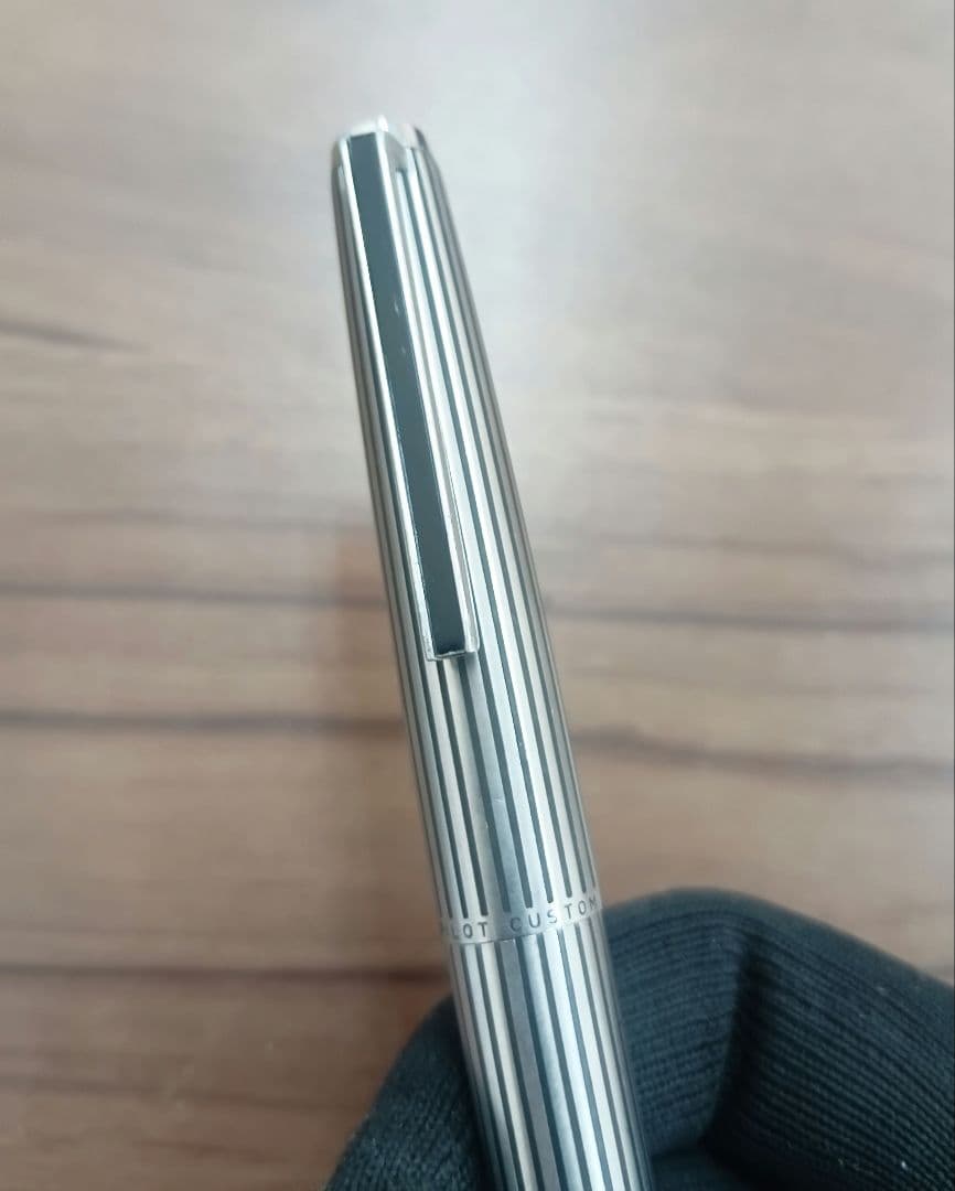 PILOT Custum Silver Stripe Fountain Pen with metal body and K18WG gold tip