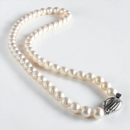 Takashi Akoya pearl necklace featuring 8.8mm round white pearls with WGK14 clasp on 45.5 cm chain