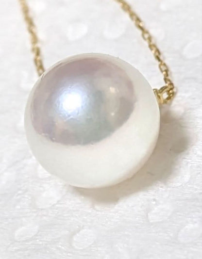 Kuro Akoya 8.6mm round pearl pendant necklace with 0.03ct diamond clasp in white green pink color