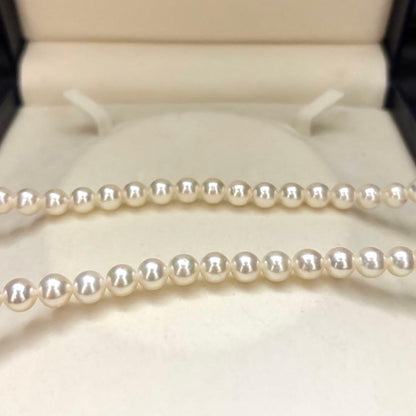 Aого white pearl necklace with 7.0-7.5mm pearls, 43cm length, weighing 33.1 grams