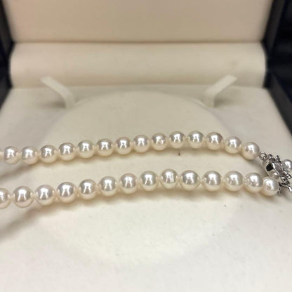 Aого white pearl necklace with 7.0-7.5mm pearls, 43cm length, weighing 33.1 grams
