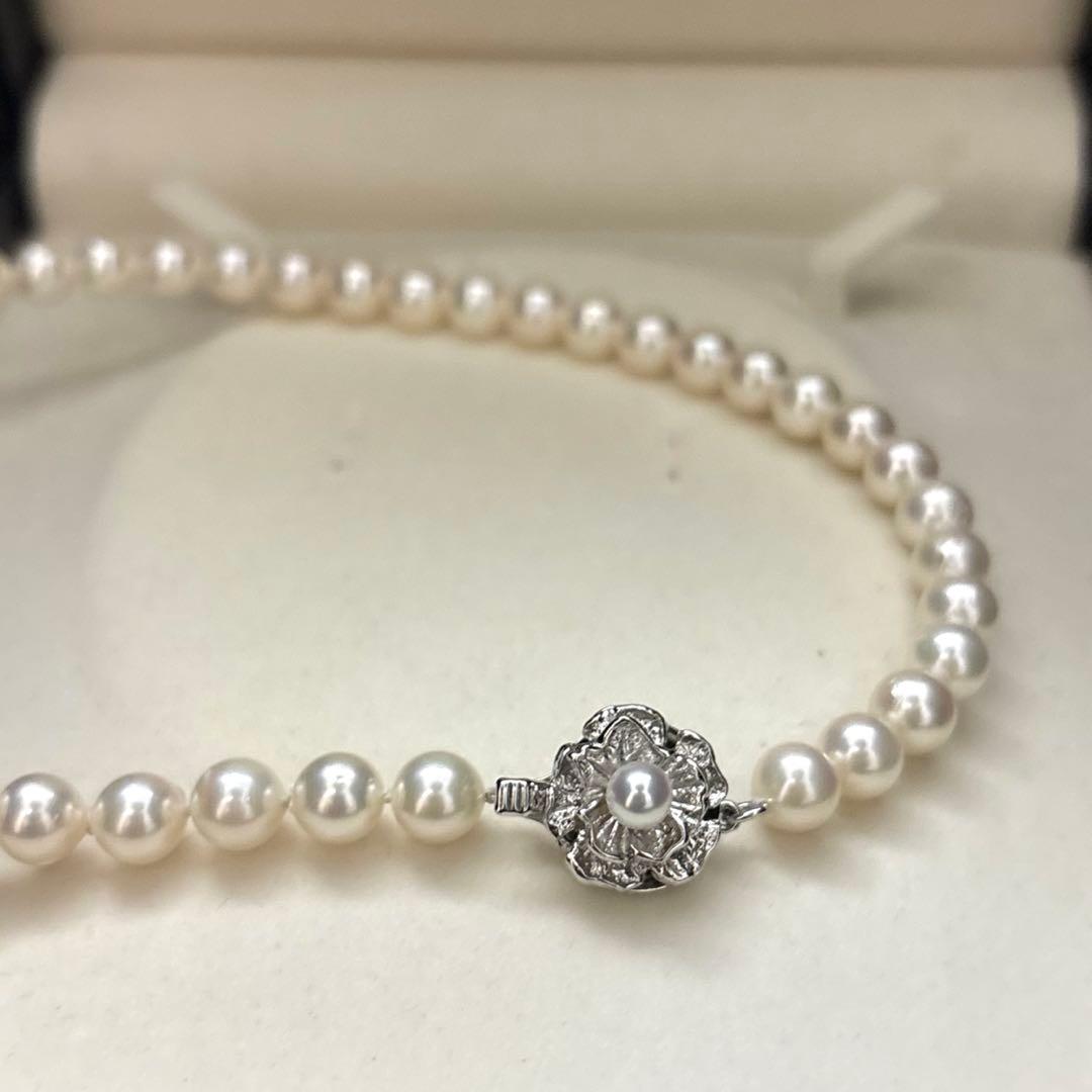 Aого white pearl necklace with 7.0-7.5mm pearls, 43cm length, weighing 33.1 grams