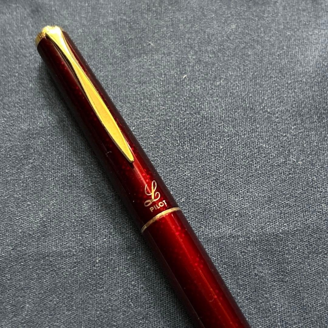 Showa Retro PILOT Pilot L Fountain Pen in red with 14K gold and gold-colored clip