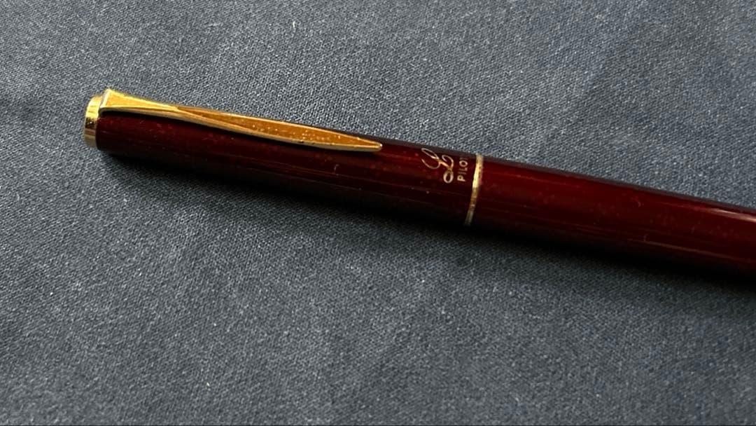 Showa Retro PILOT Pilot L Fountain Pen in red with 14K gold and gold-colored clip