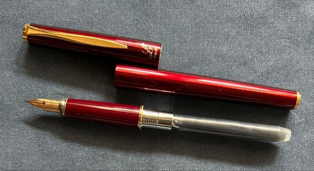 Showa Retro PILOT Pilot L Fountain Pen in red with 14K gold and gold-colored clip