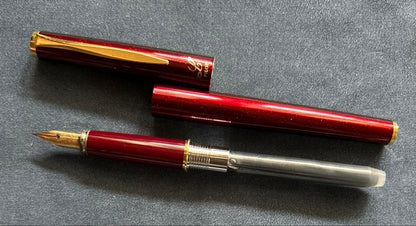Showa Retro PILOT Pilot L Fountain Pen in red with 14K gold and gold-colored clip